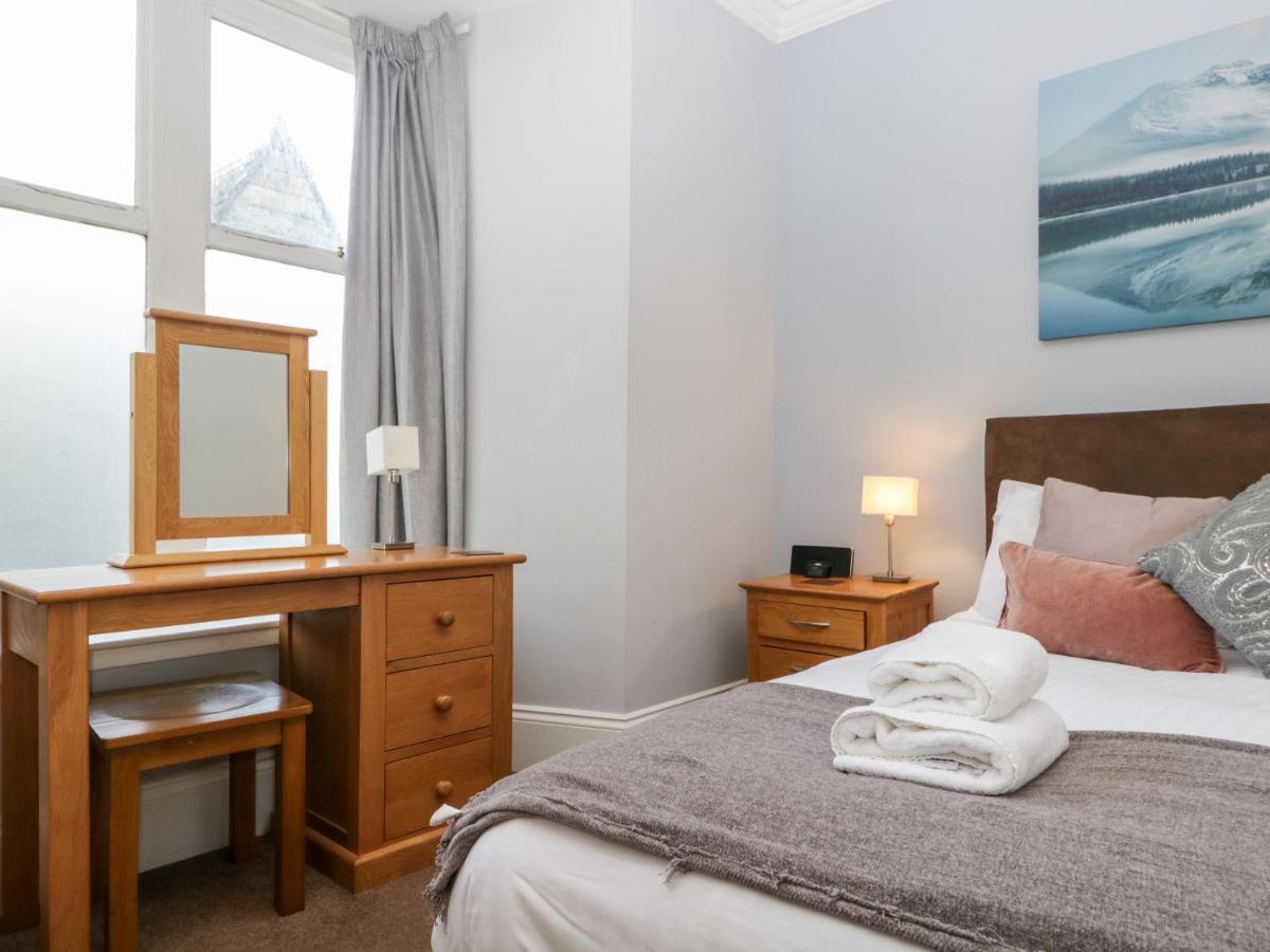 Carlton House 1 Apartment *