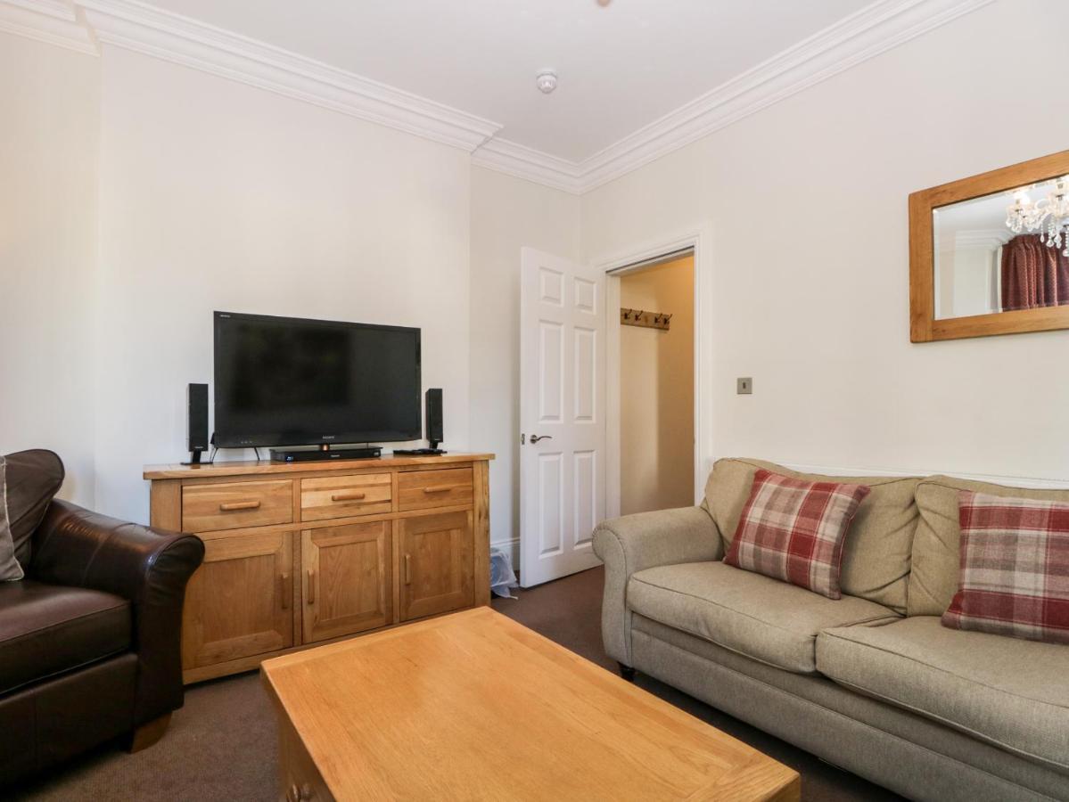 Apartment Carlton House 1 *